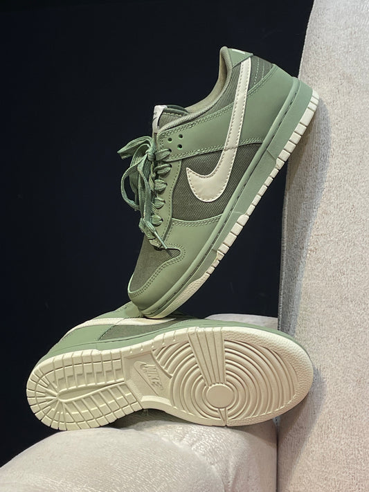Nike dunk Olive green