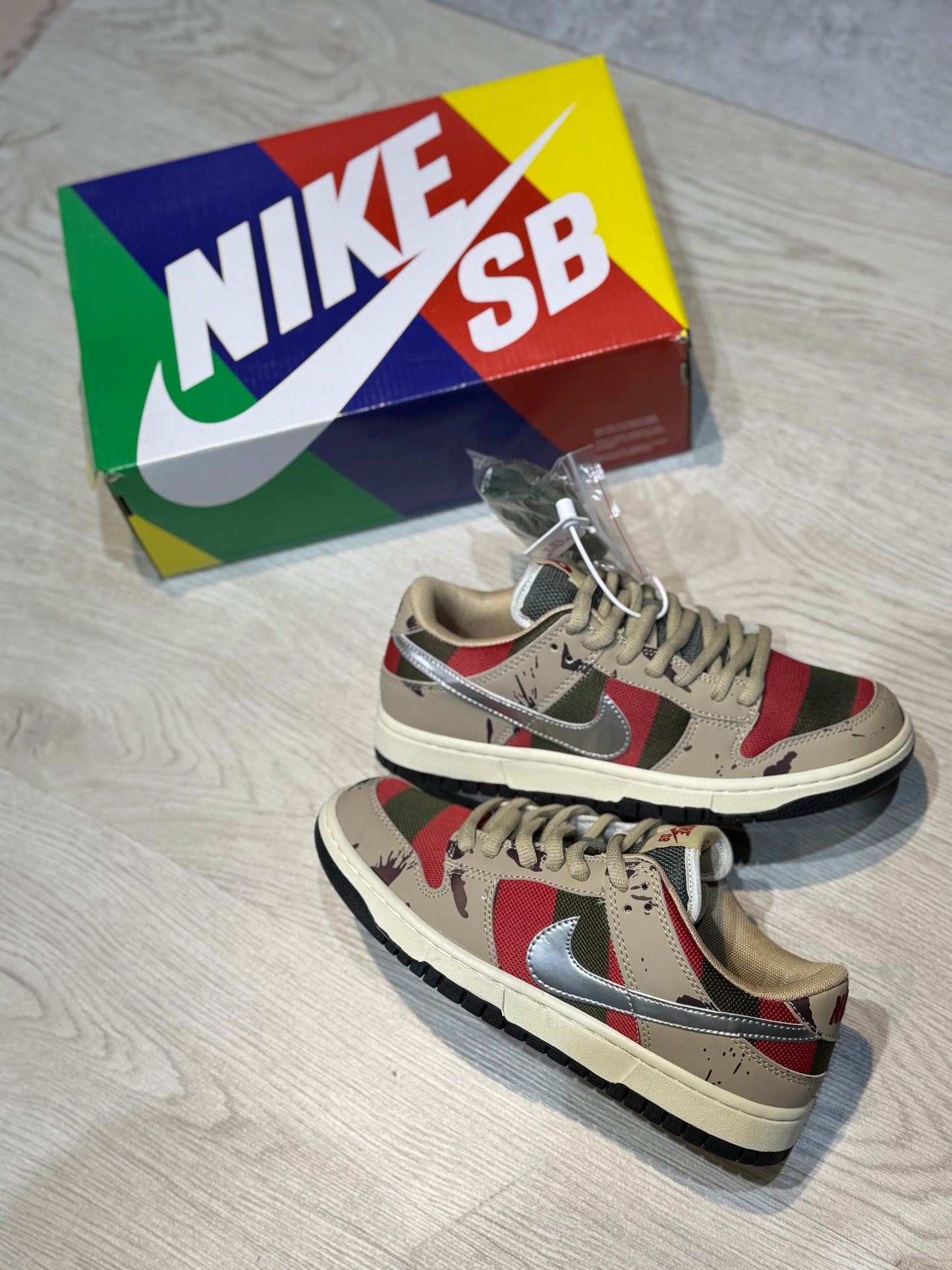 Nike dunk sb x Freddy krueger