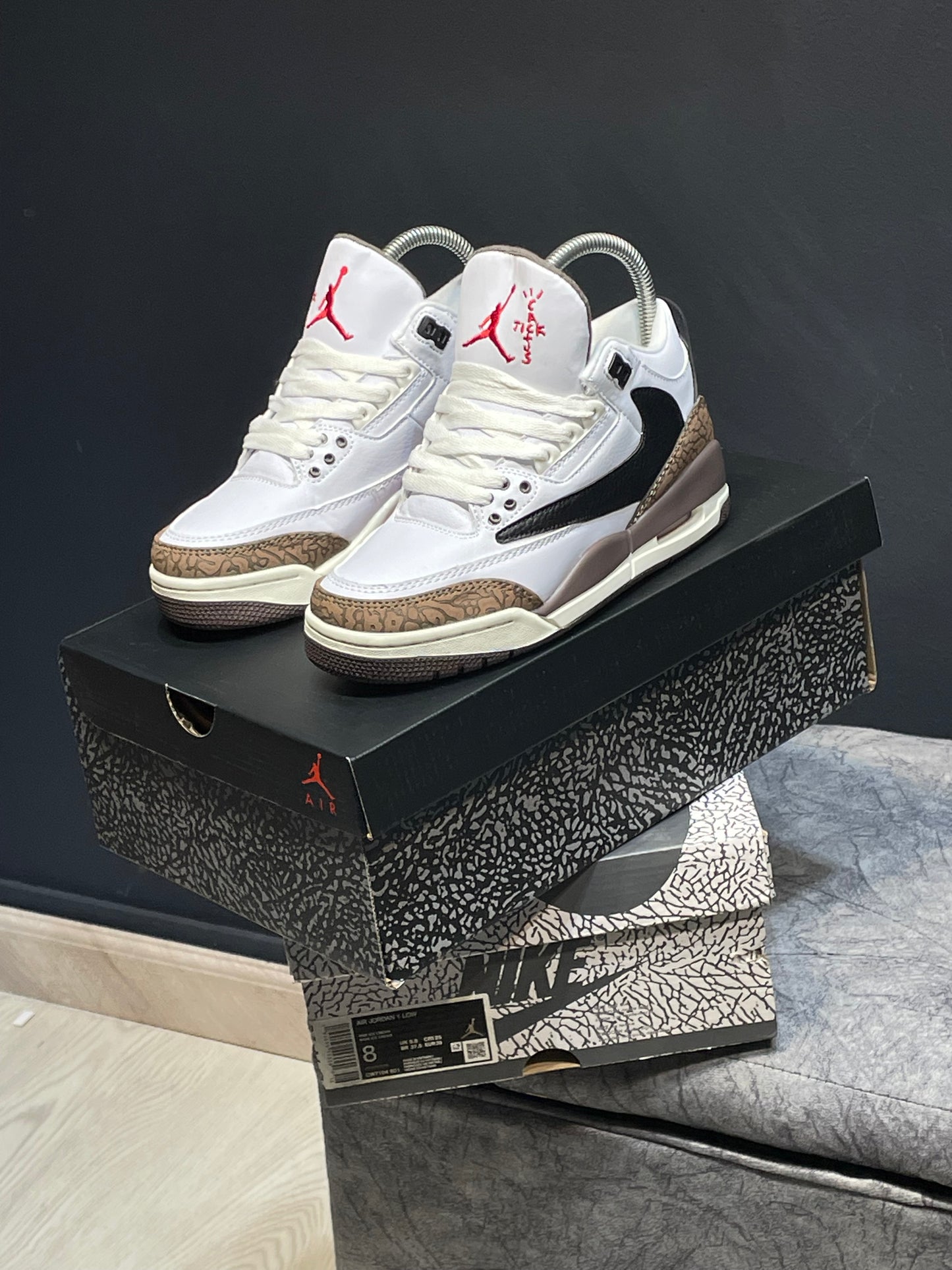 Jordan retro 3 x travis scott
