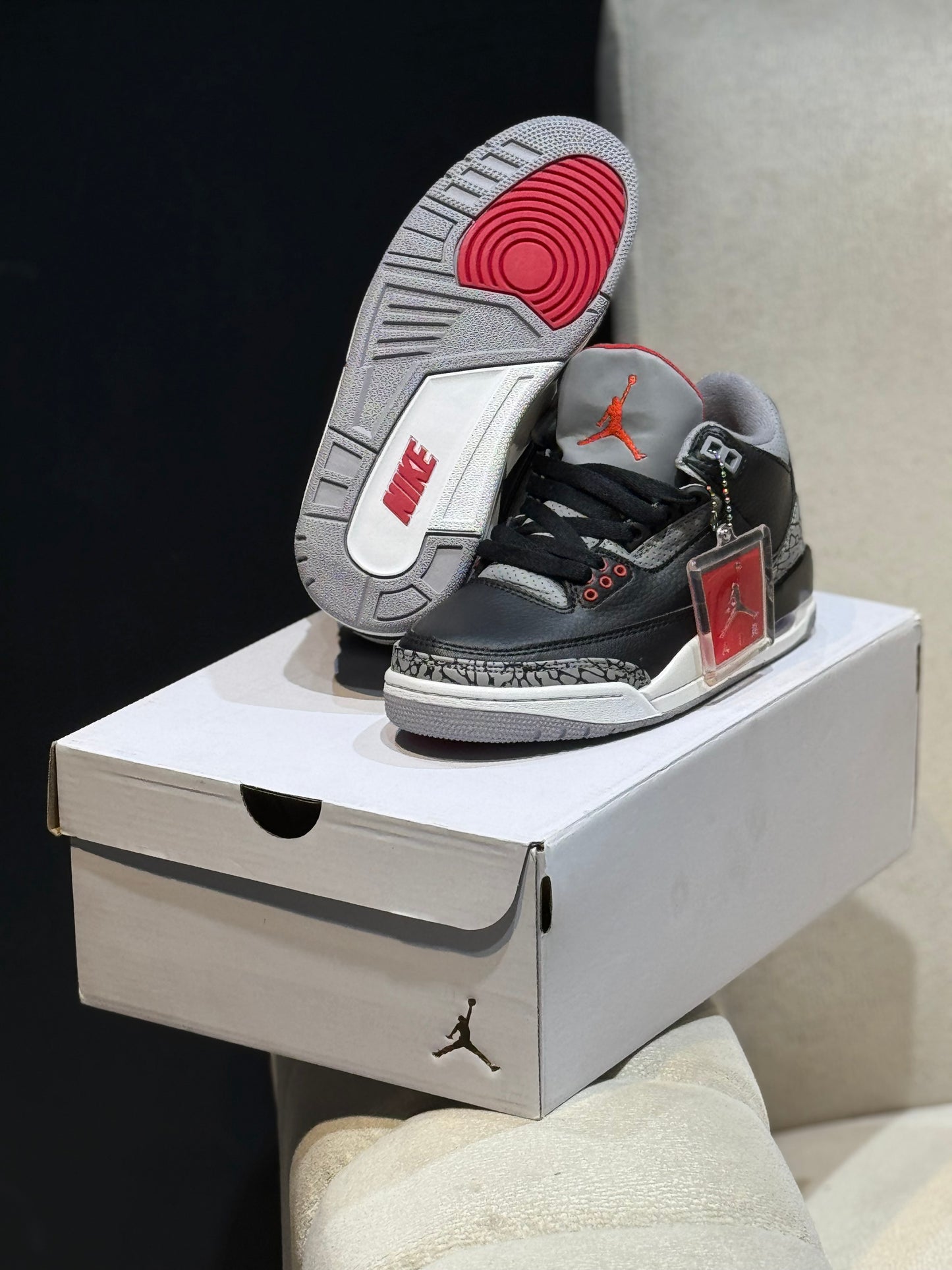 Jordan retro 3 black cement
