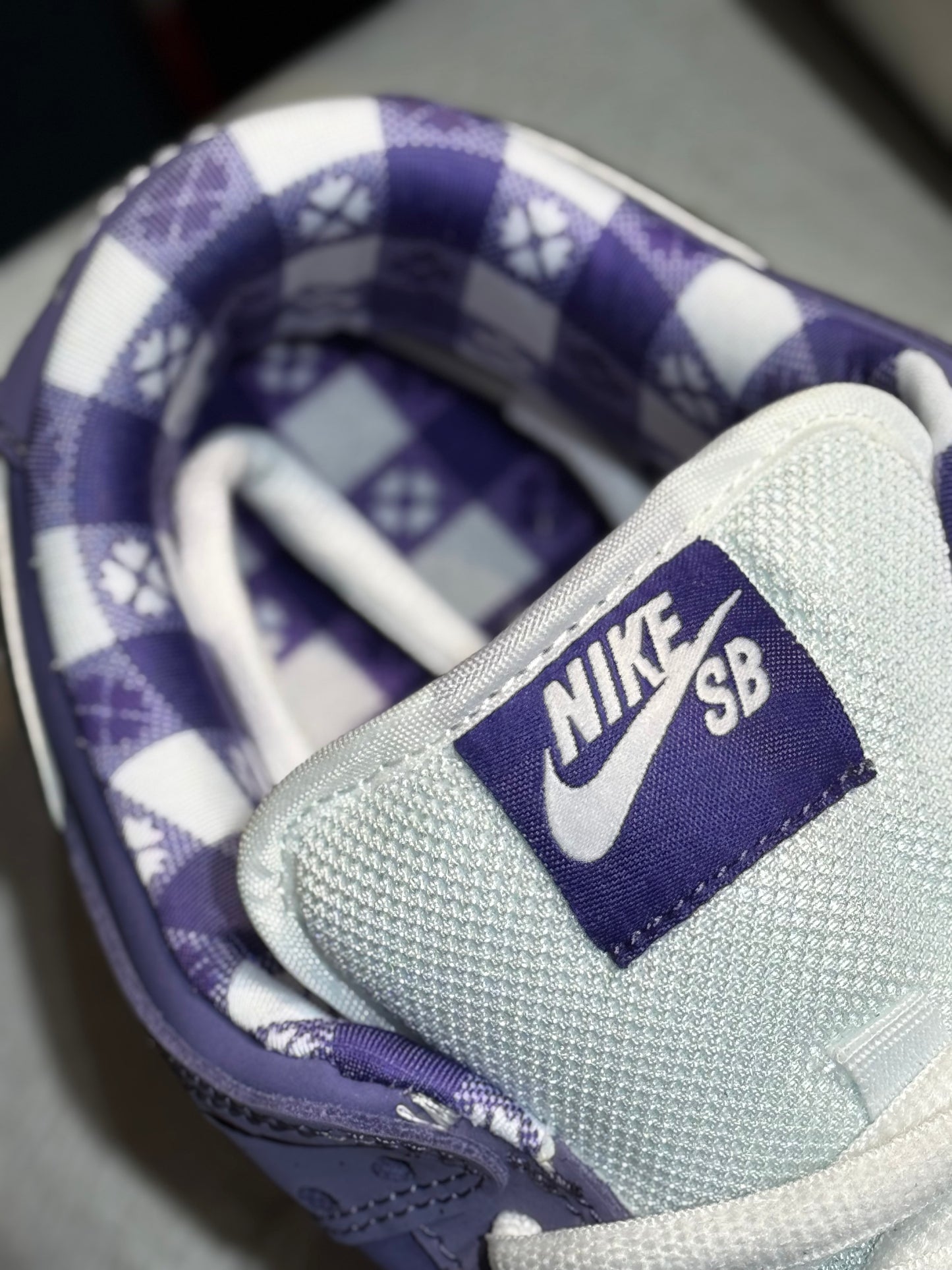 Nike sb dunk  purple lobster