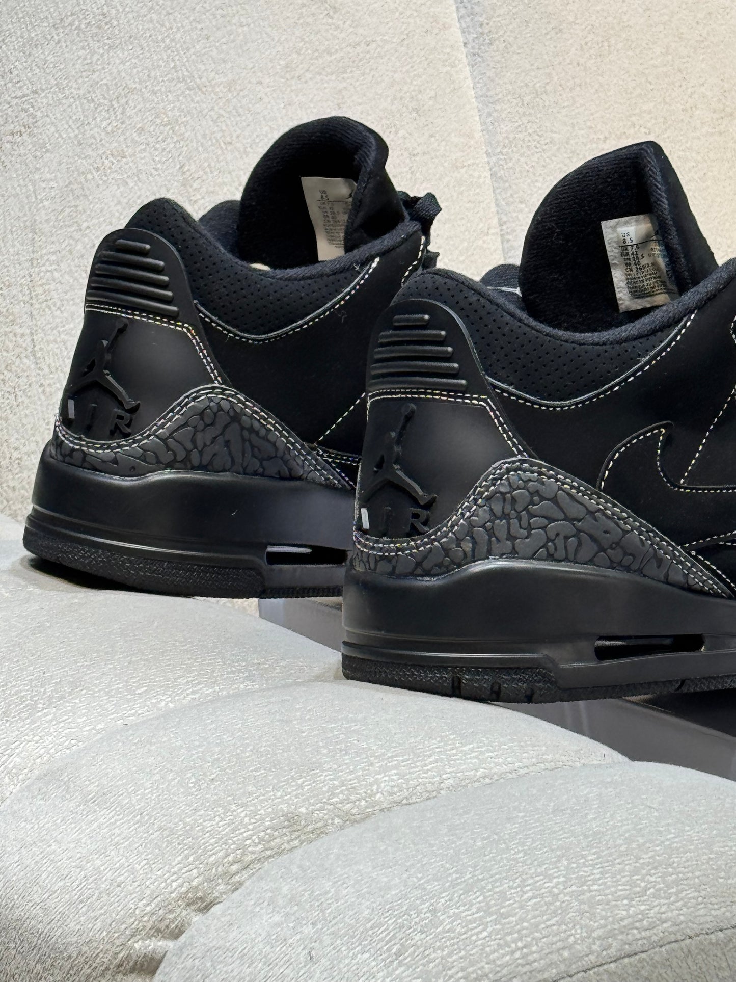 Jordan retro 3 black x travis scott