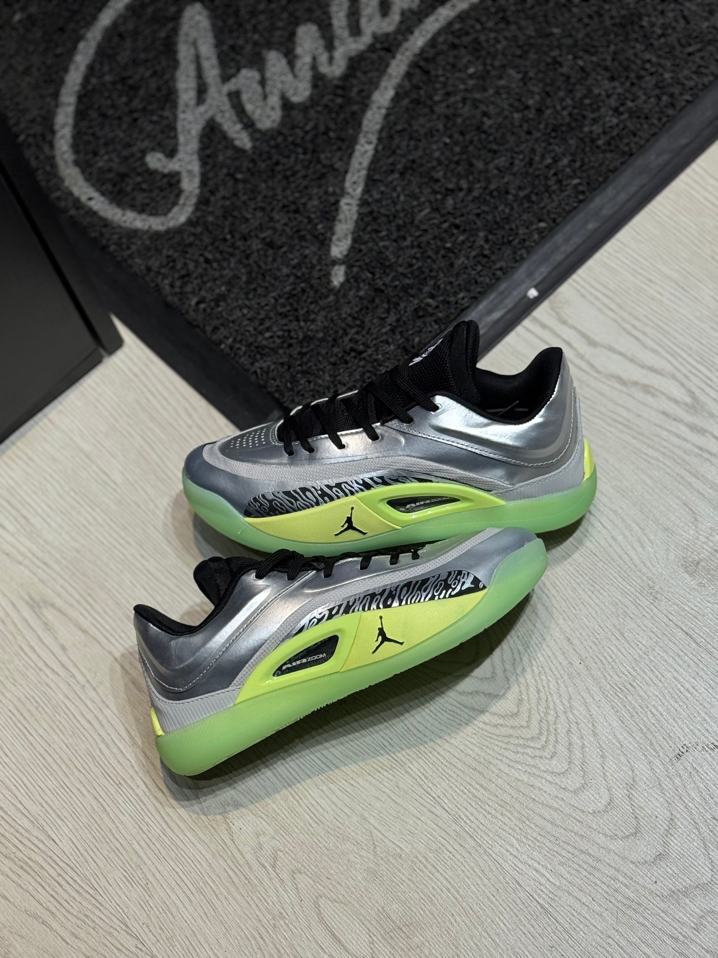 Jordan Zion 4 grey fog