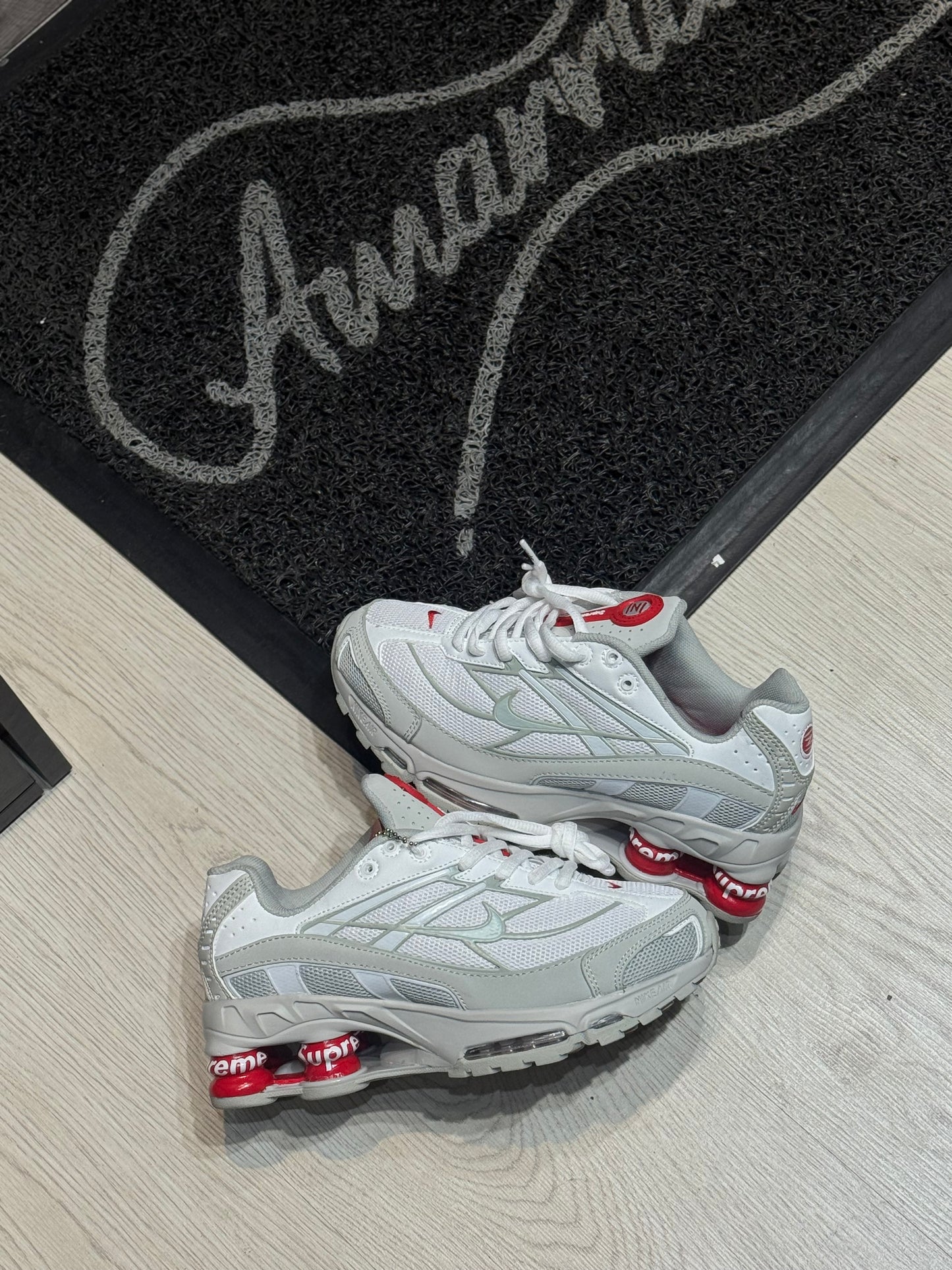 Nike shox x supreme