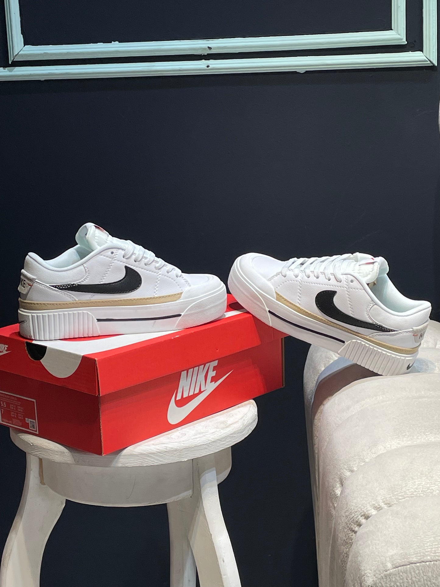 Nike court lagacy