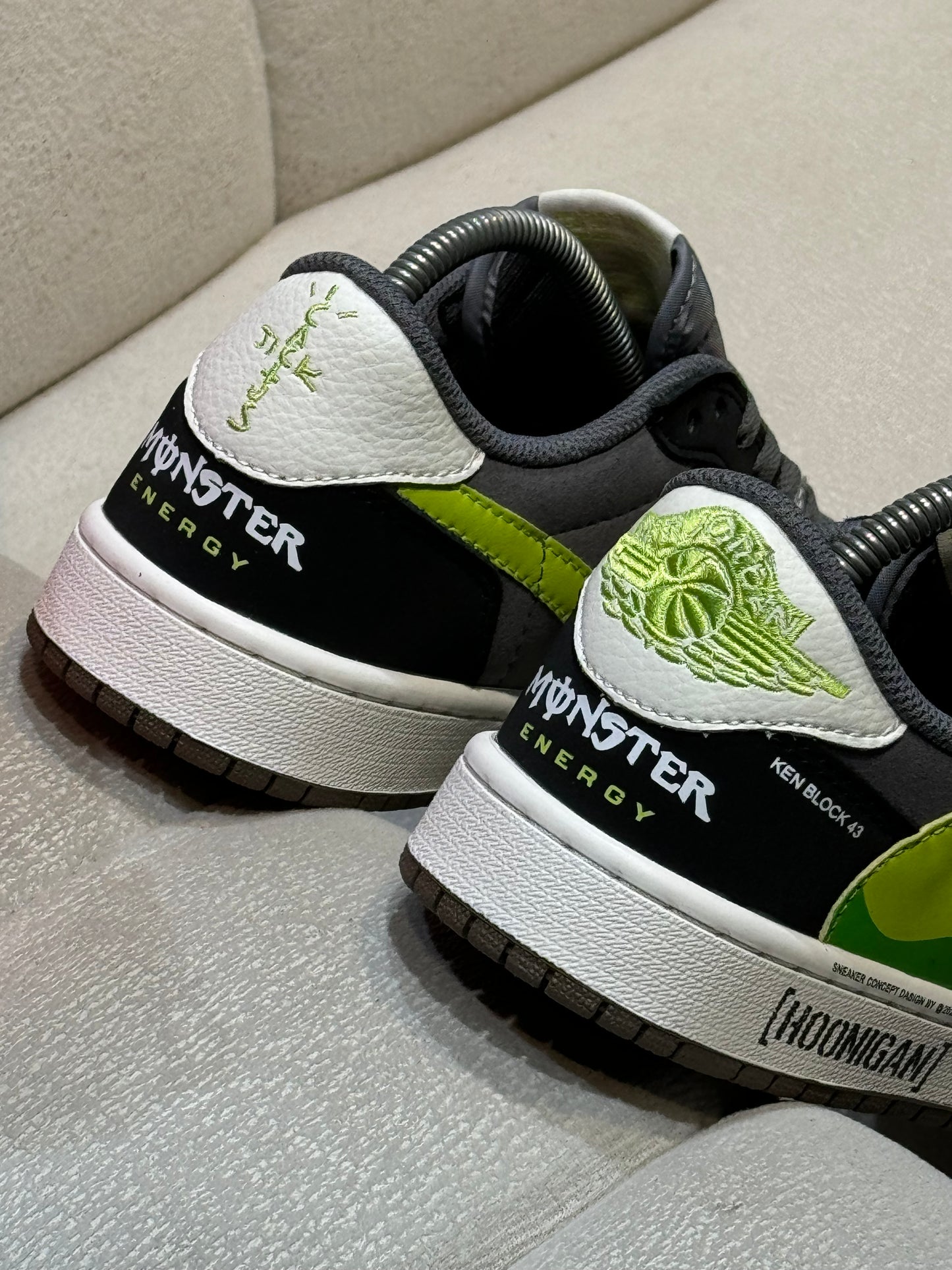 Nike Air Jordan travis scott