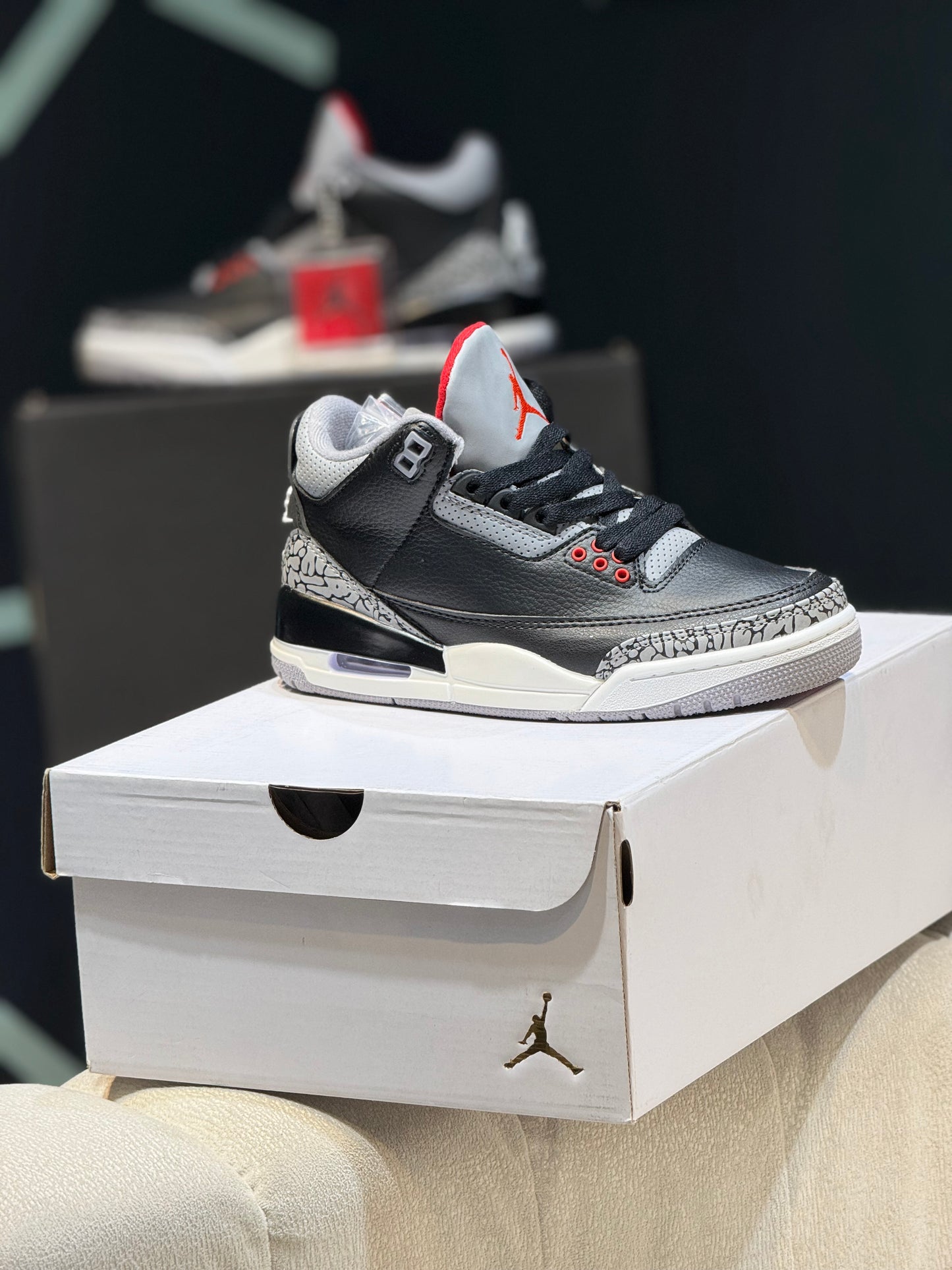 Jordan retro 3 black cement