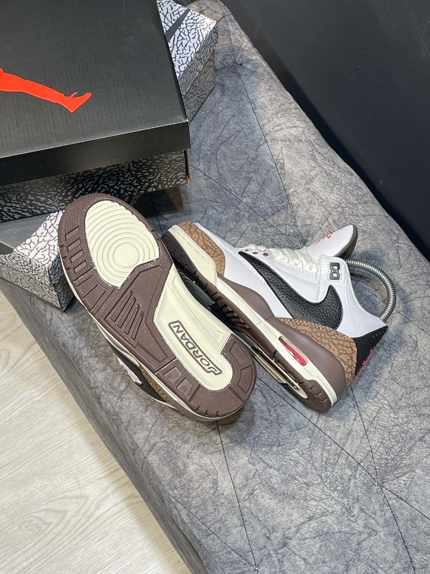 Jordan retro 3 x travis scott