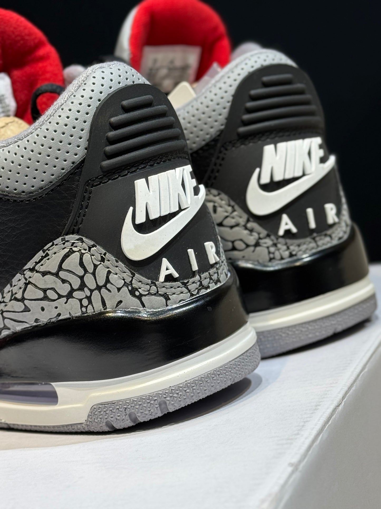 Jordan retro 3 black cement