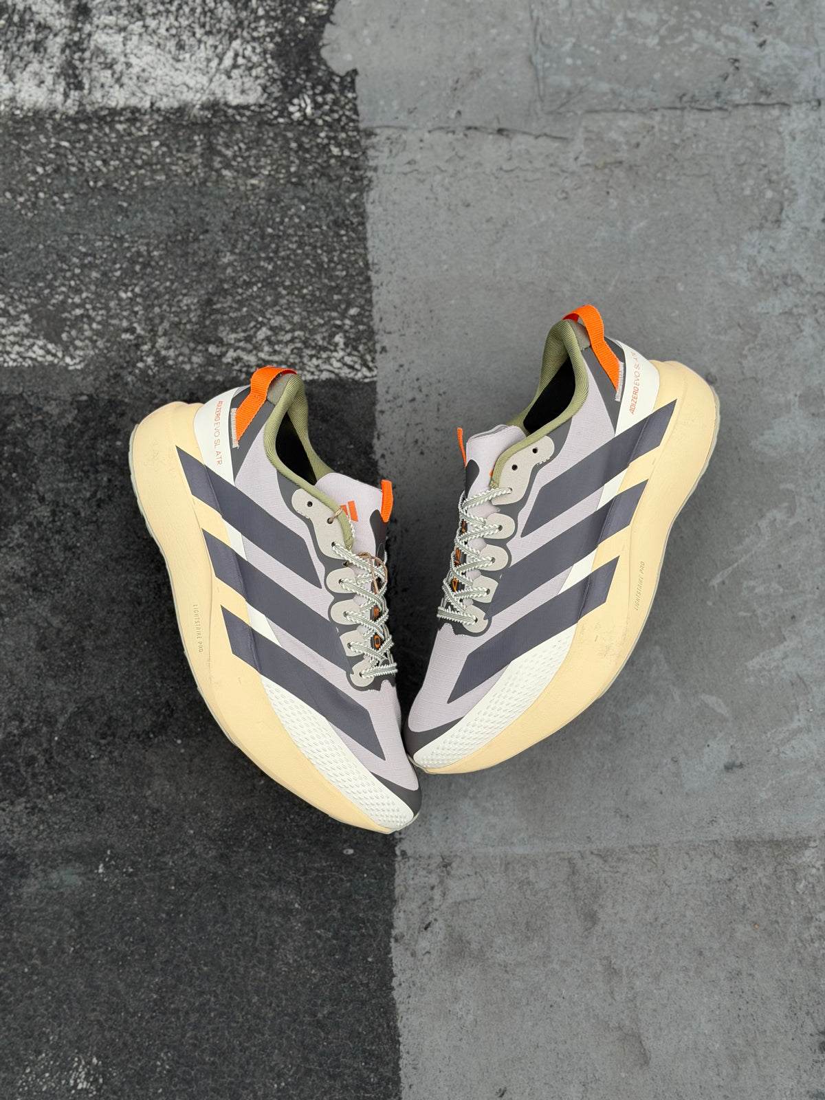 ADIDAS SL