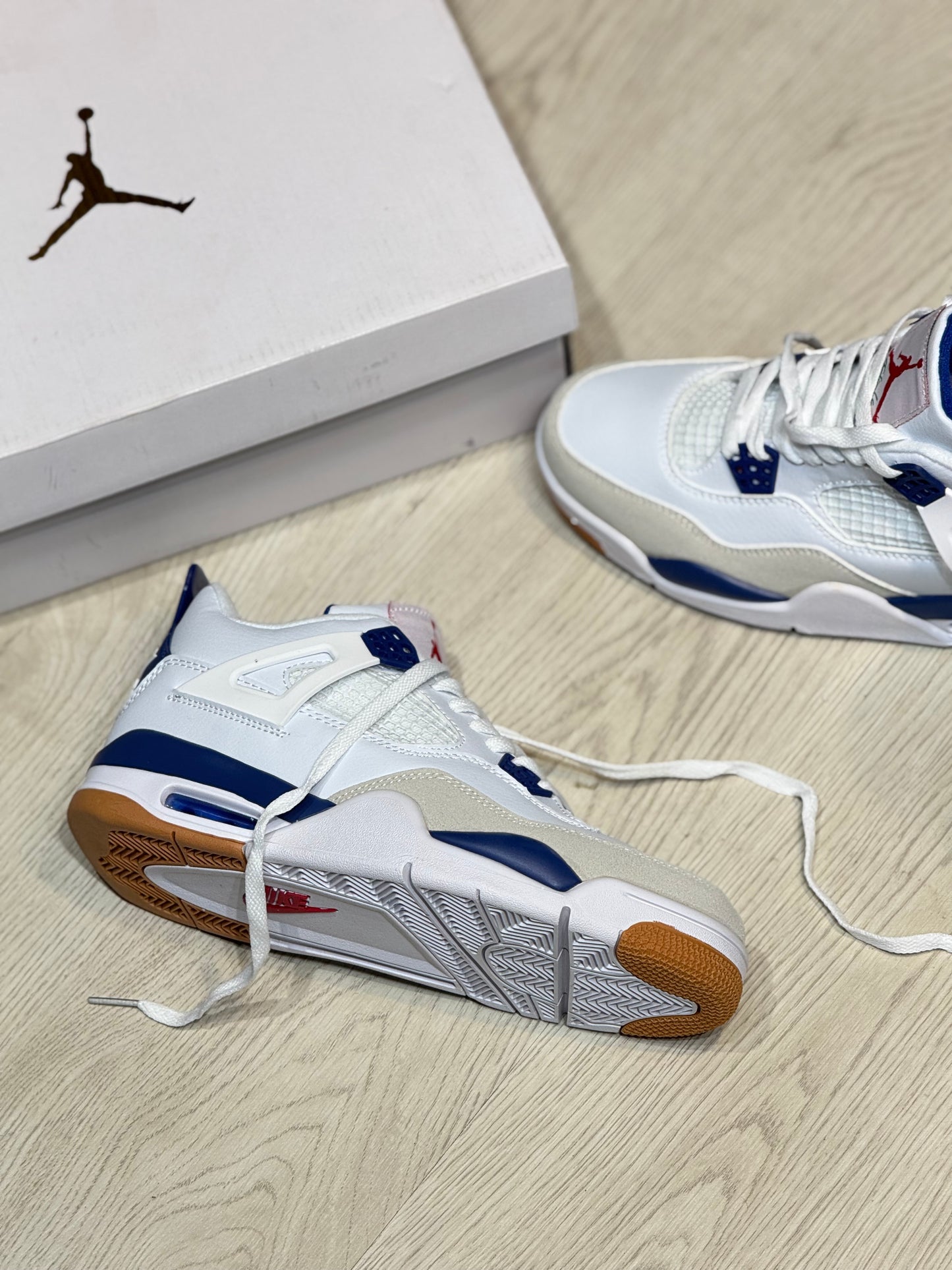 Jordan retro 4 sb