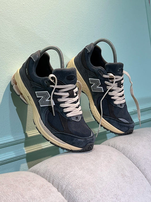New Balance 2002R