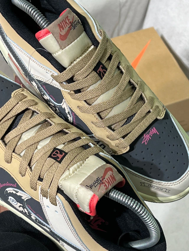 Nike Dunk x Stussy