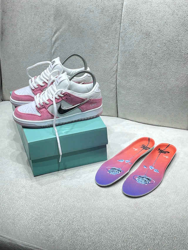 Nike SB April