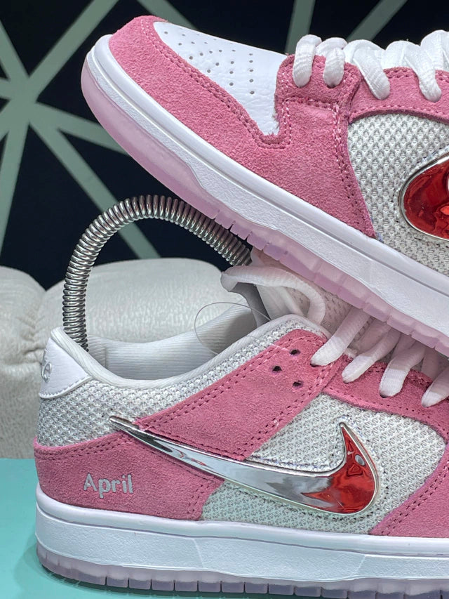 Nike SB April