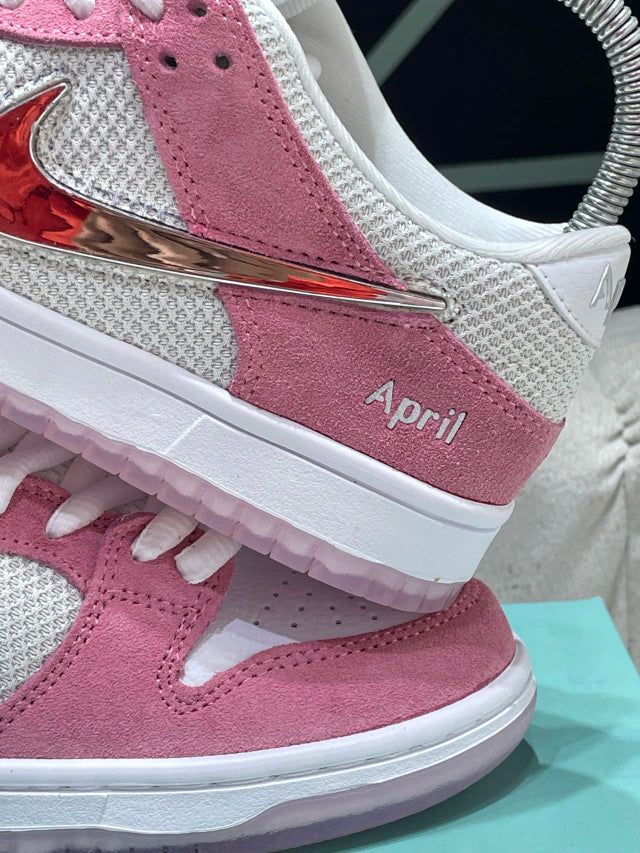 Nike SB April