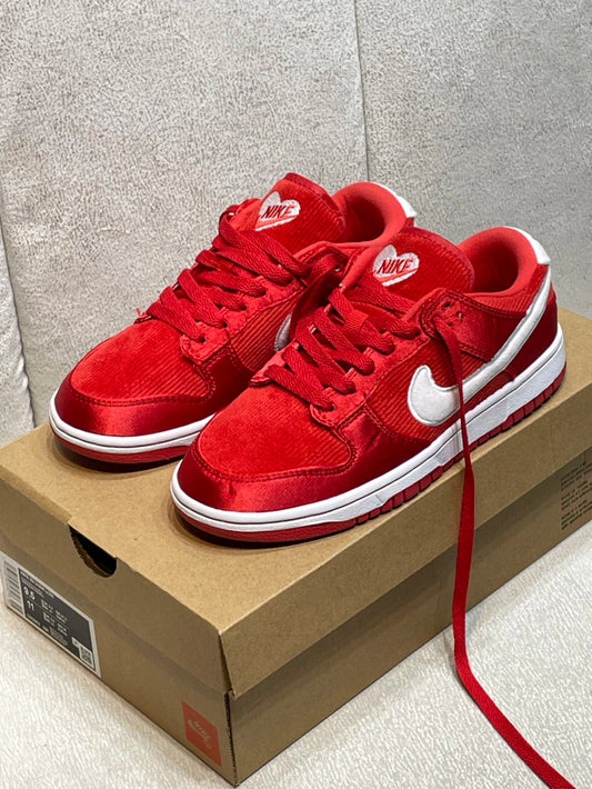 Nike Dunk X San Valentín