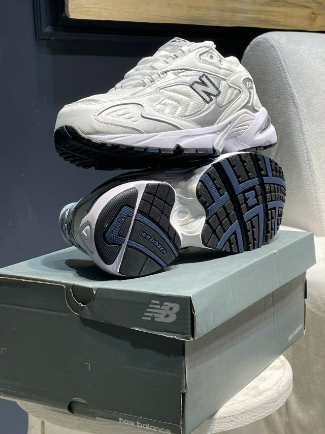 New Balance 725