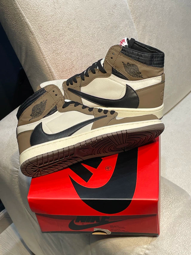 Jordan Retro 1 x Travis Scott