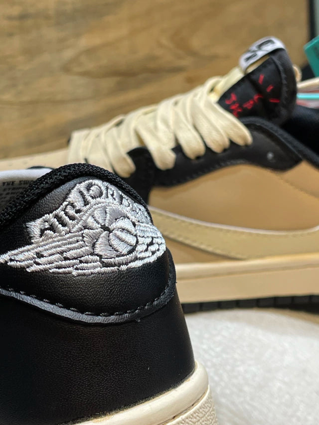 Jordan Low Travis Scott Pale Vanilla