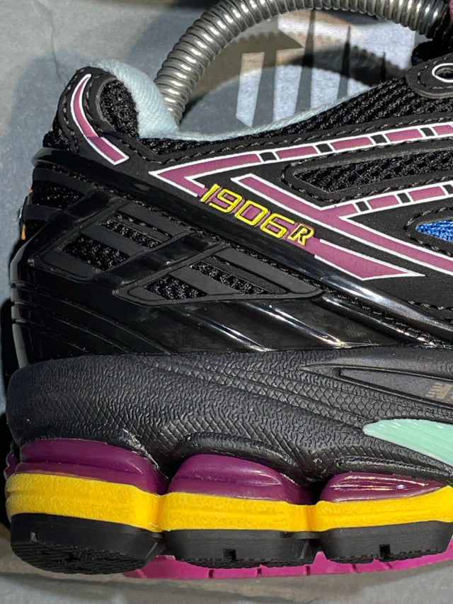 New Balance 1906R