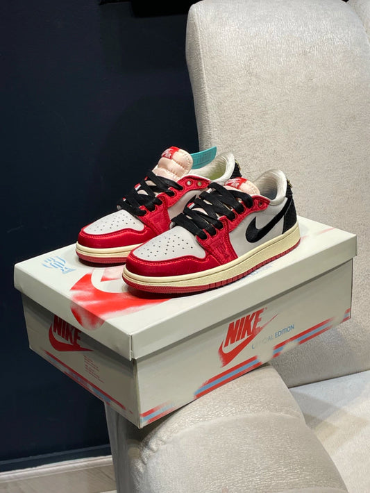 Jordan Retro 1 Low Trophy Room