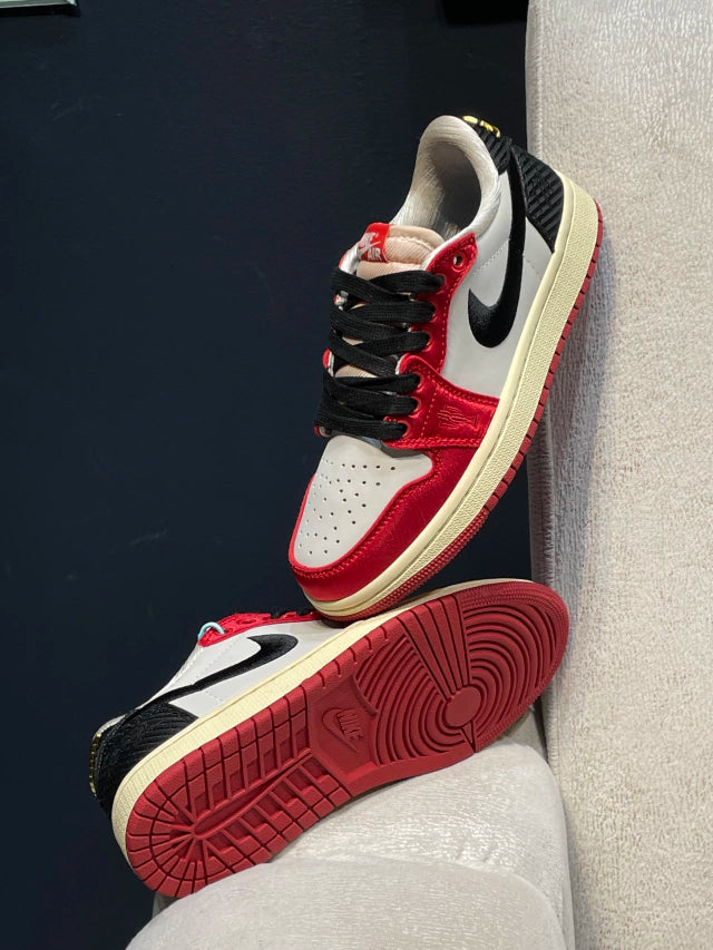 Jordan Retro 1 Low Trophy Room