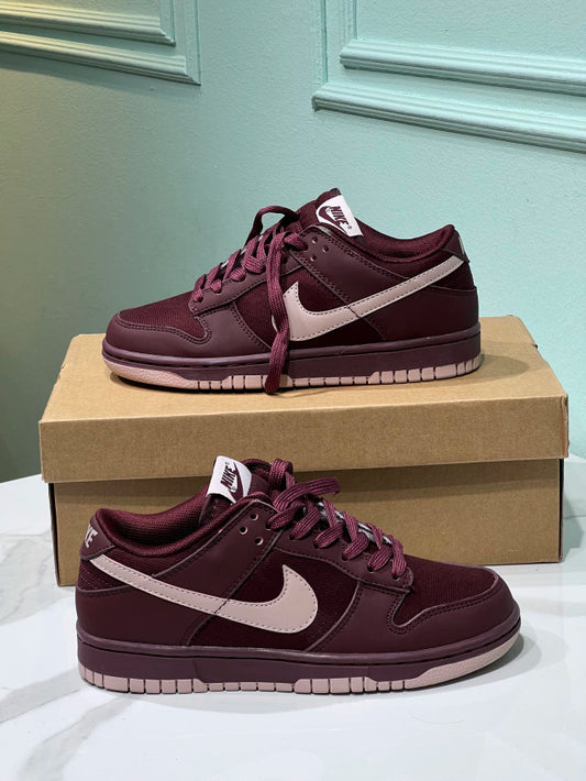Nike Dunk Vinotinto