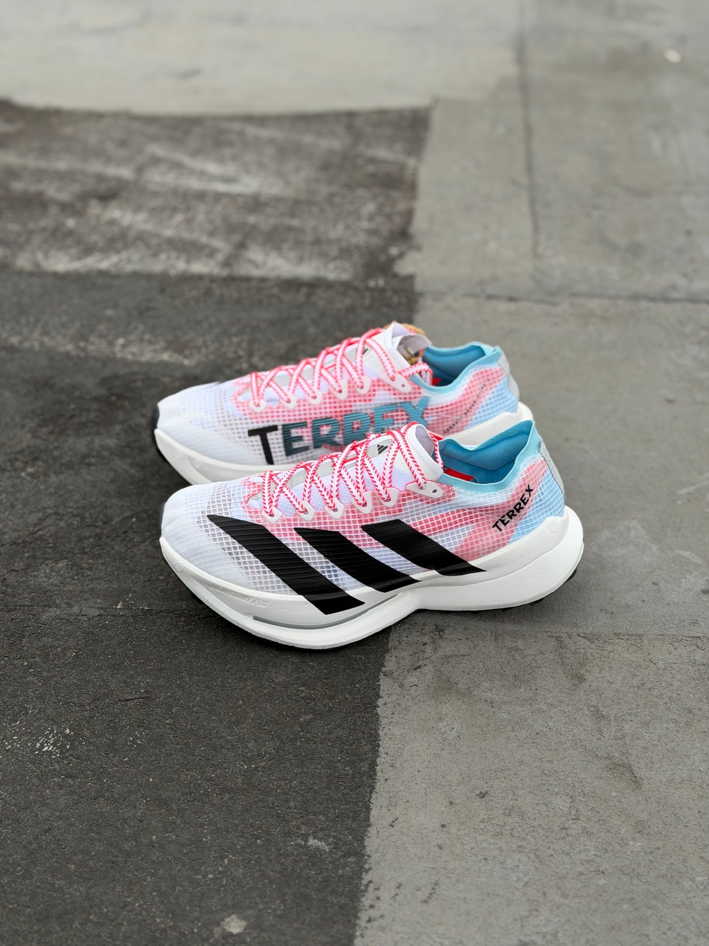 NIKE TERREX