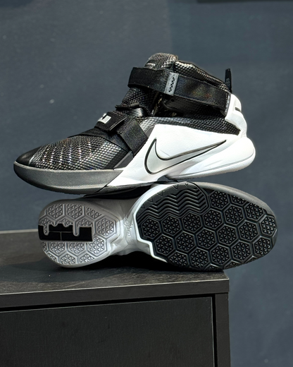 Nike Lebron Soldier 9