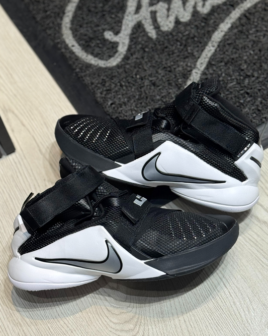 Nike Lebron Soldier 9