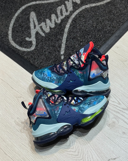 Nike lebron 19