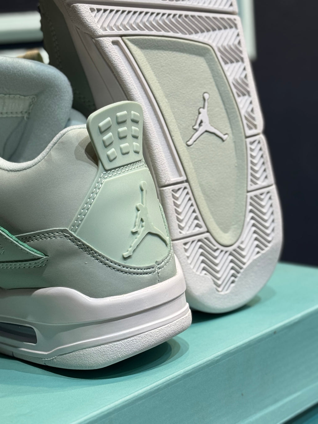 Jordan retro 4 abundance