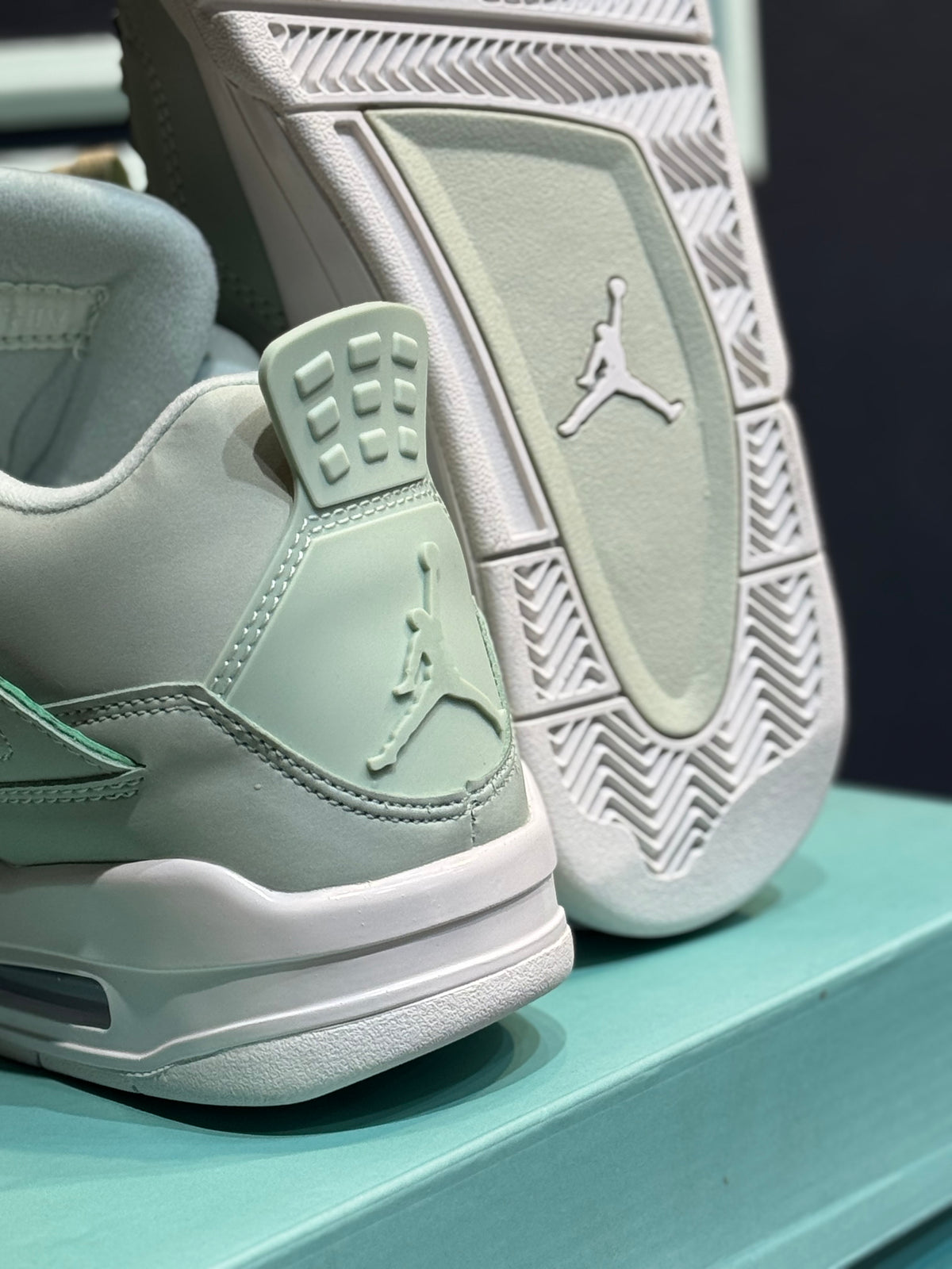 Jordan retro 4 abundance