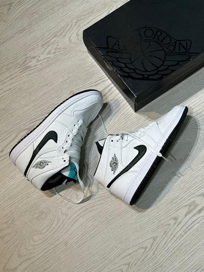 Jordan retro 1 blanco negro