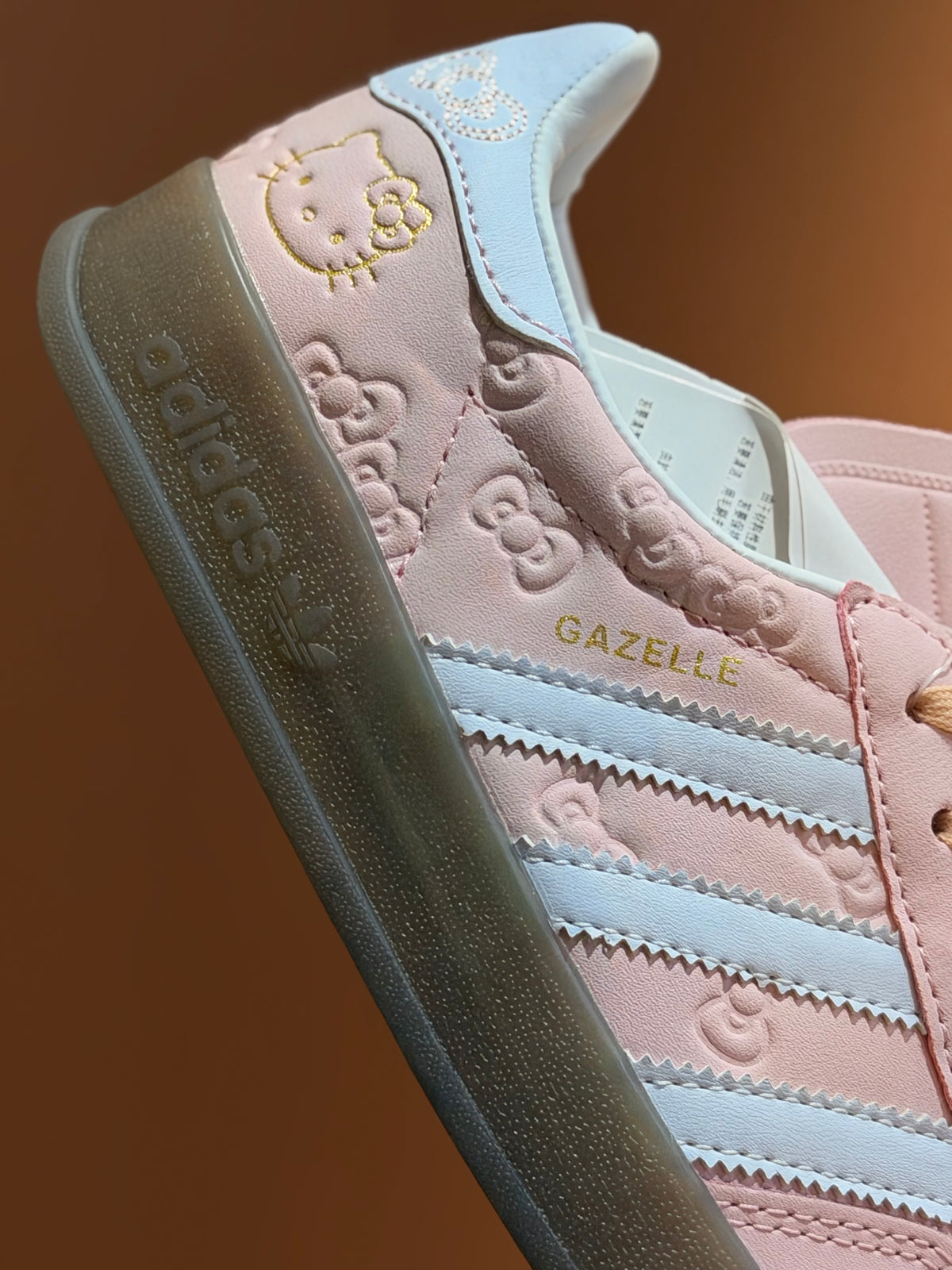 Adidas Gazelle x hello kitty
