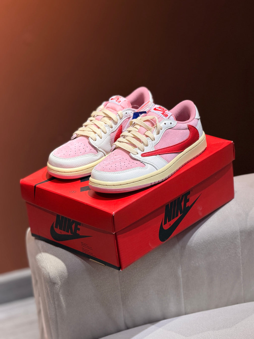 Nike low travis scott