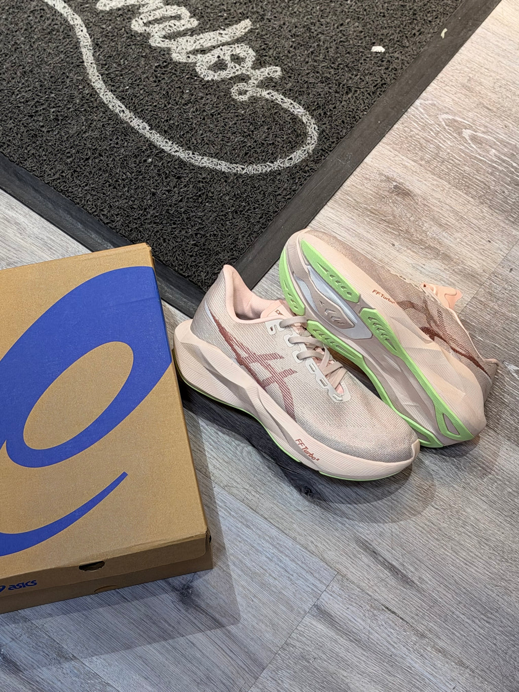 Asics nova blast 6
