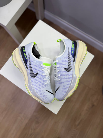 NIKE INVINCIBLE