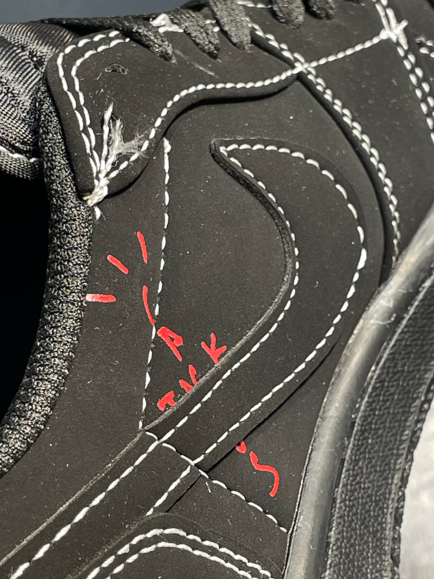 Jordan retro 1 low x travis scott