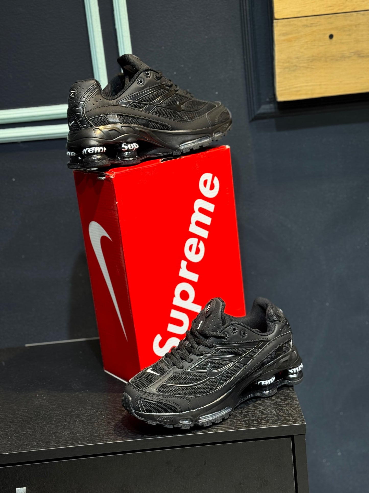 Nike shox x supreme