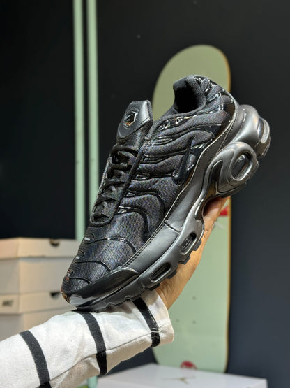 Nike tn black