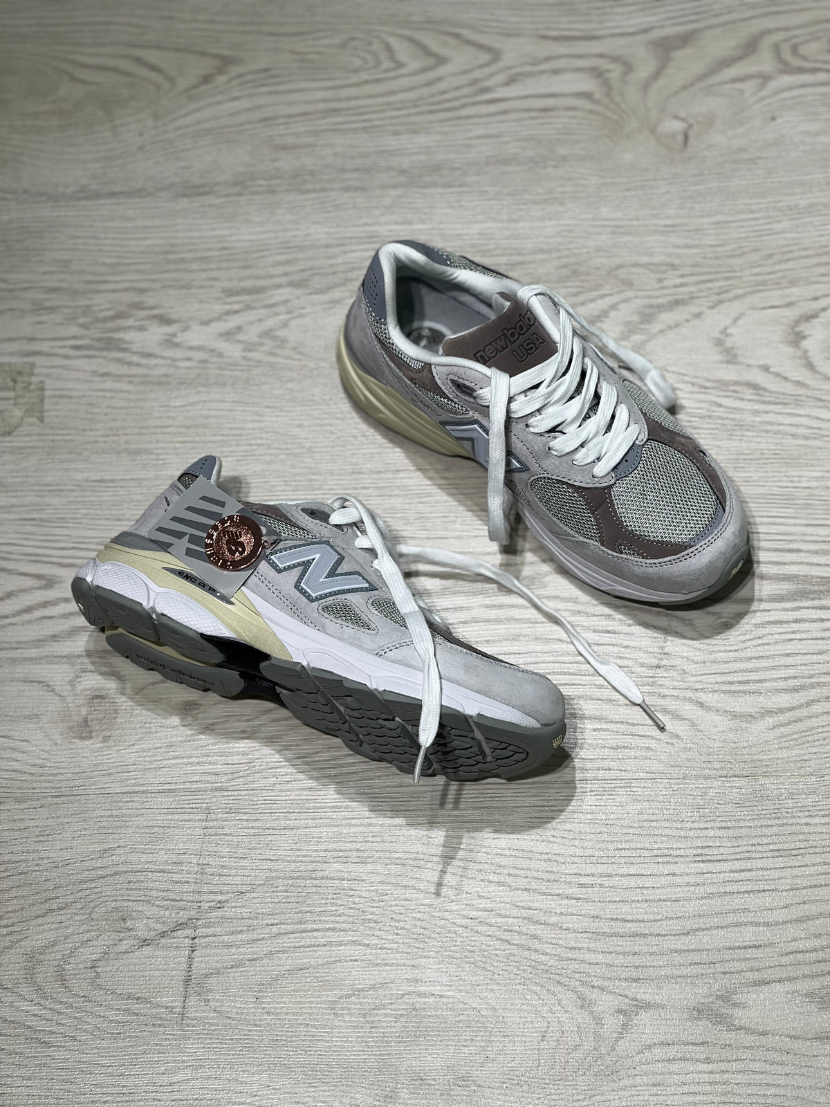 New Balance 990