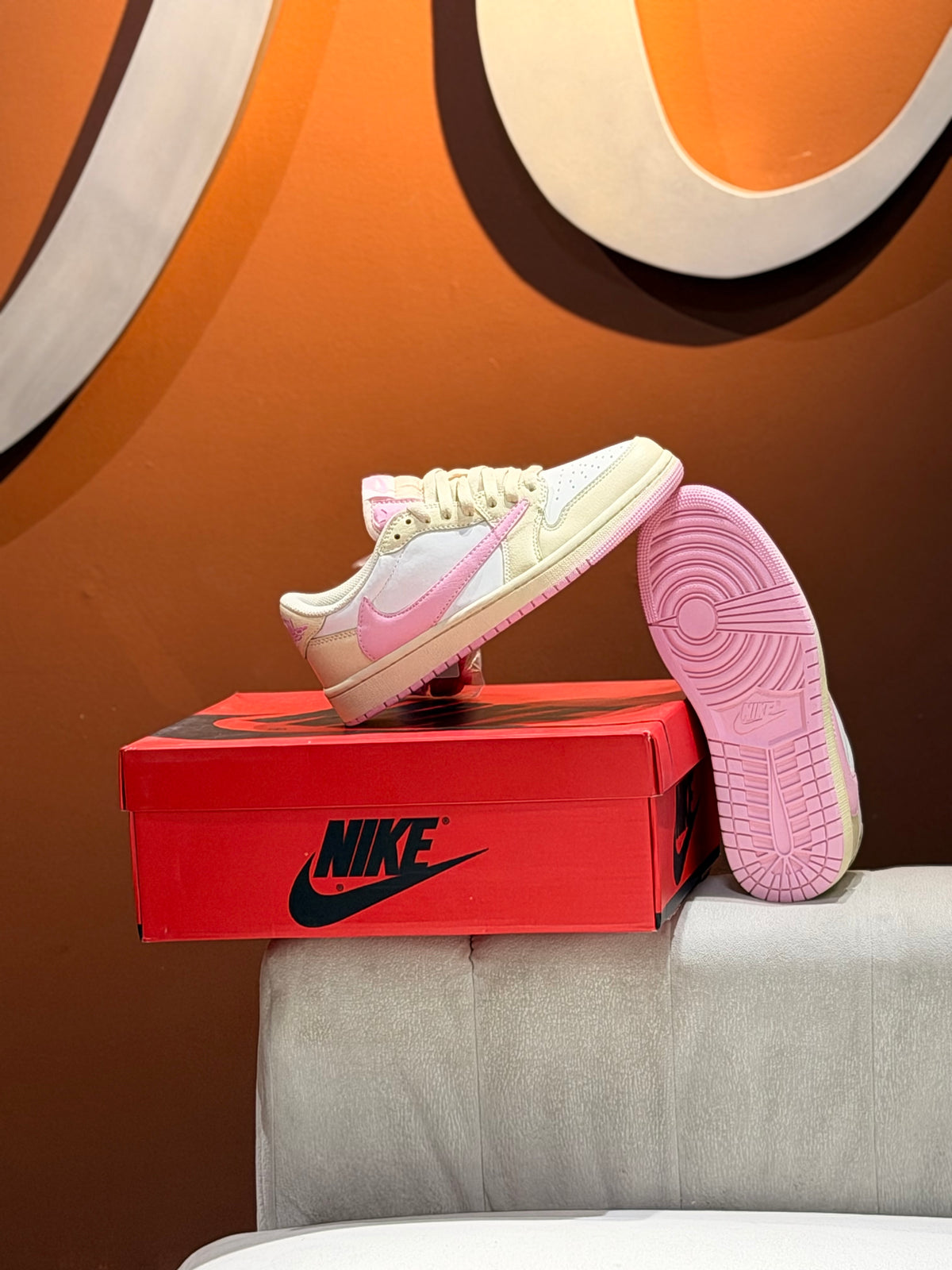 Nike low travis scott