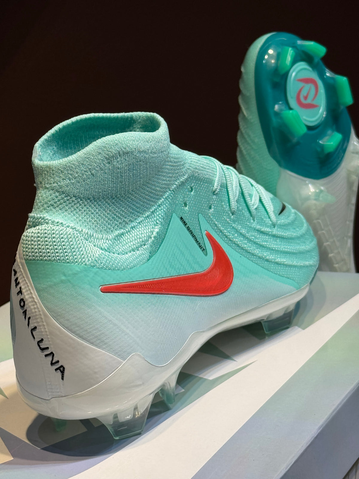 Guayos Nike phantom luna 2