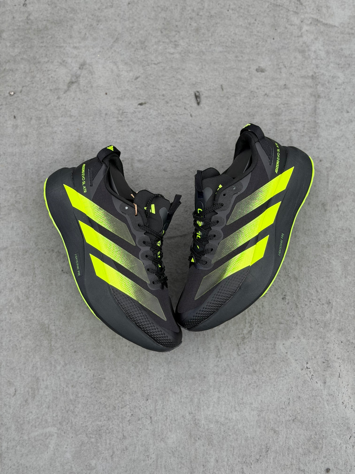 ADIDAS SL