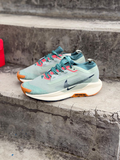 NIKE TRAIL