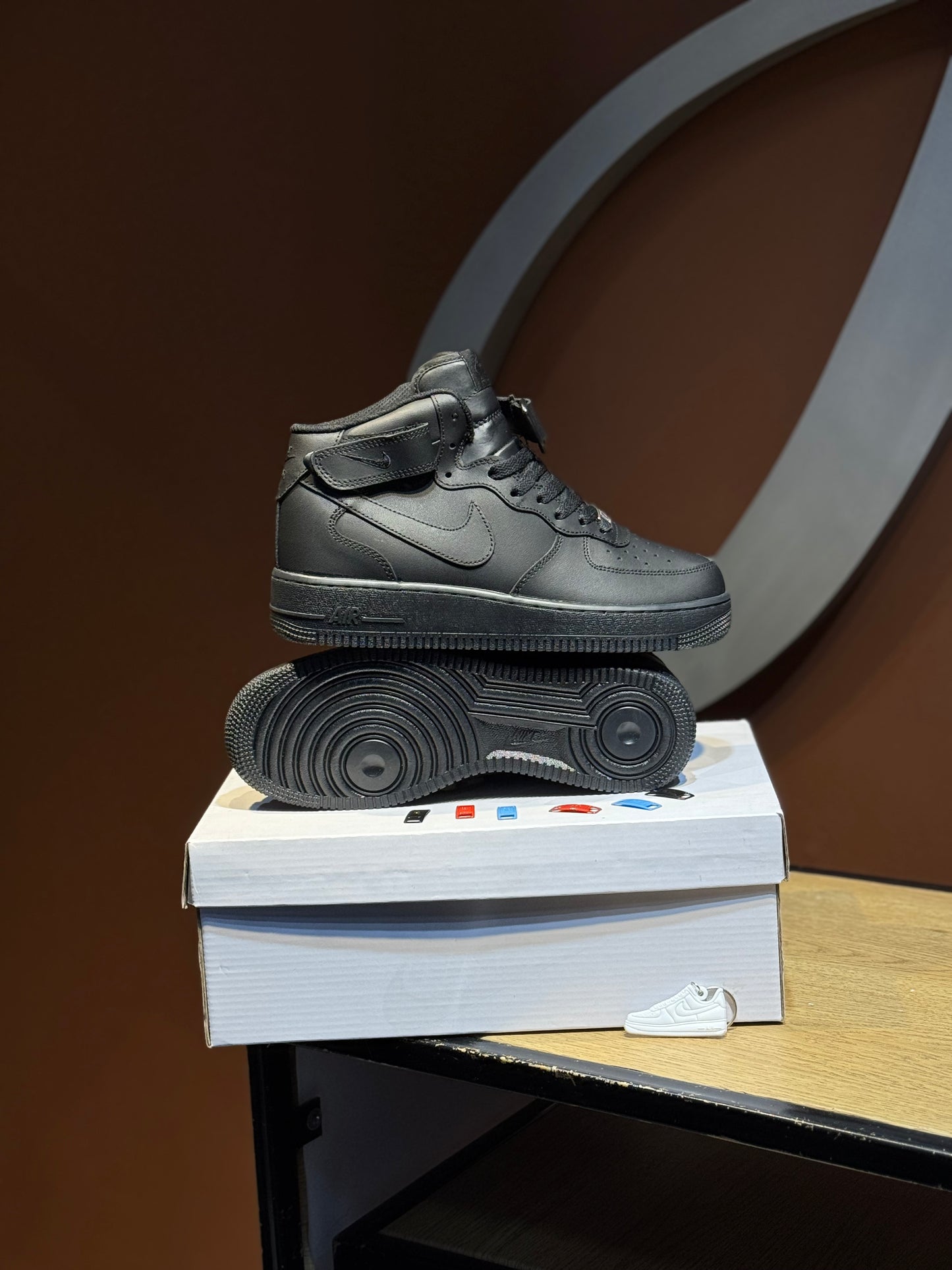 Nike Air Force ona black