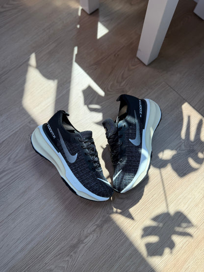 NIKE INVINCIBLE