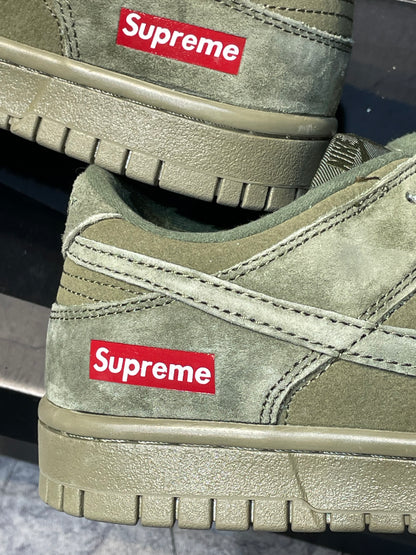 Nike dunk x supreme
